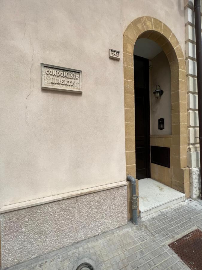 La Casa Di Nina Lejlighed Brindisi Eksteriør billede